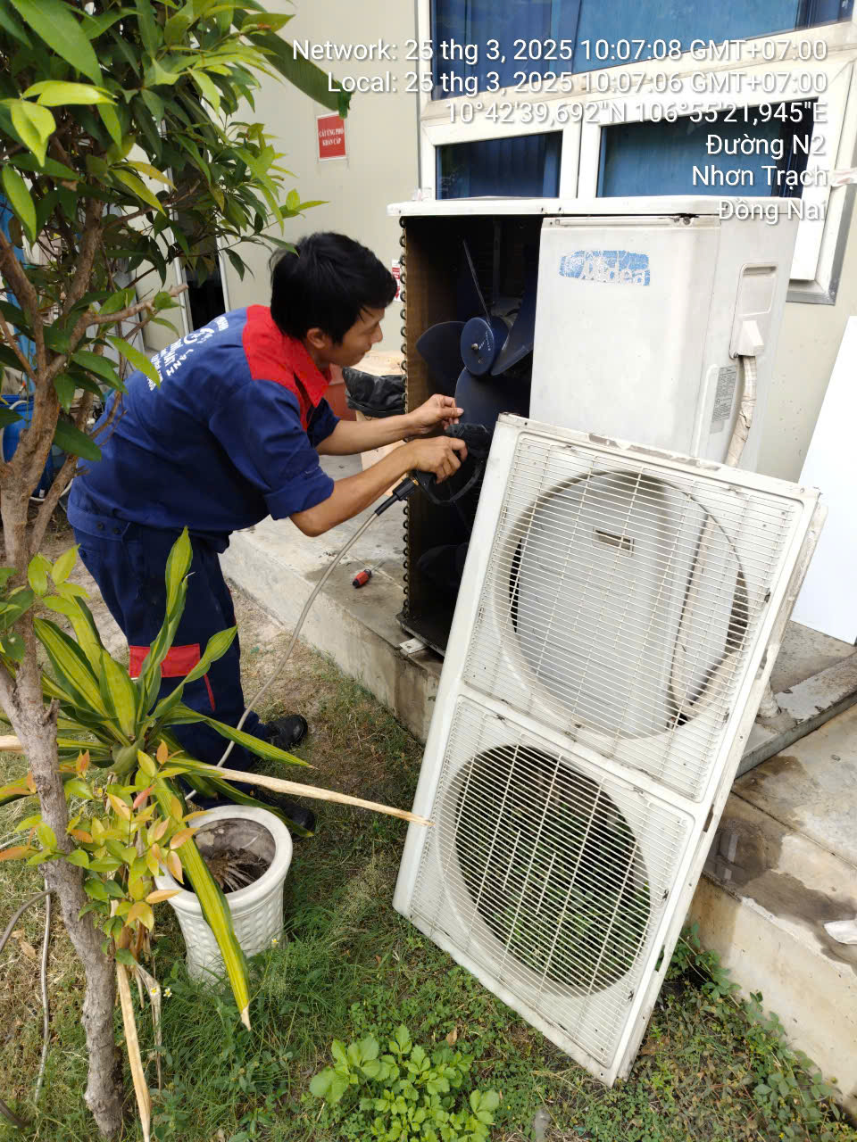 Dịch vụ vệ sinh máy lạnh tại nhà giá rẻ và nhanh chóng